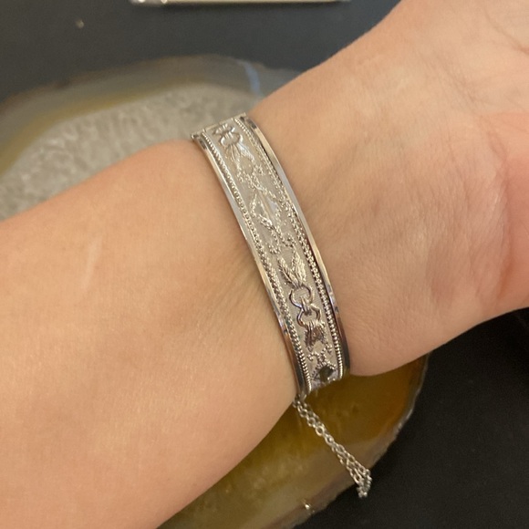 Xxsoldxx Vintage Whiting & Davis Hematite & silver clamp bracelet EUC 6.5" - Picture 2 of 11